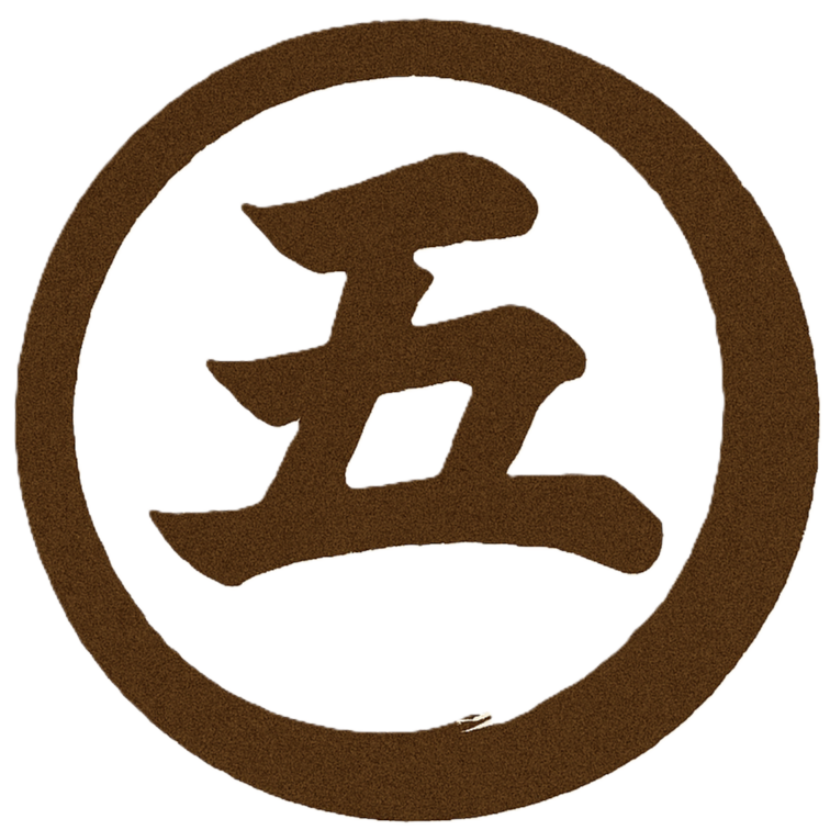 The 五 character inside a circle, official logo for 五零高手: Masters of Wu Ling